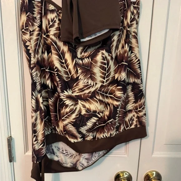 Flattering adorable Brown Leaf Print Swimwear Strapless Tankini Shorts Set - Picture 5 of 7